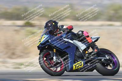 media/Nov-01-2025-CVMA (Sat) [[fc0f7531b8]]/Race 7-Formula Twins-Formula 40 UL/